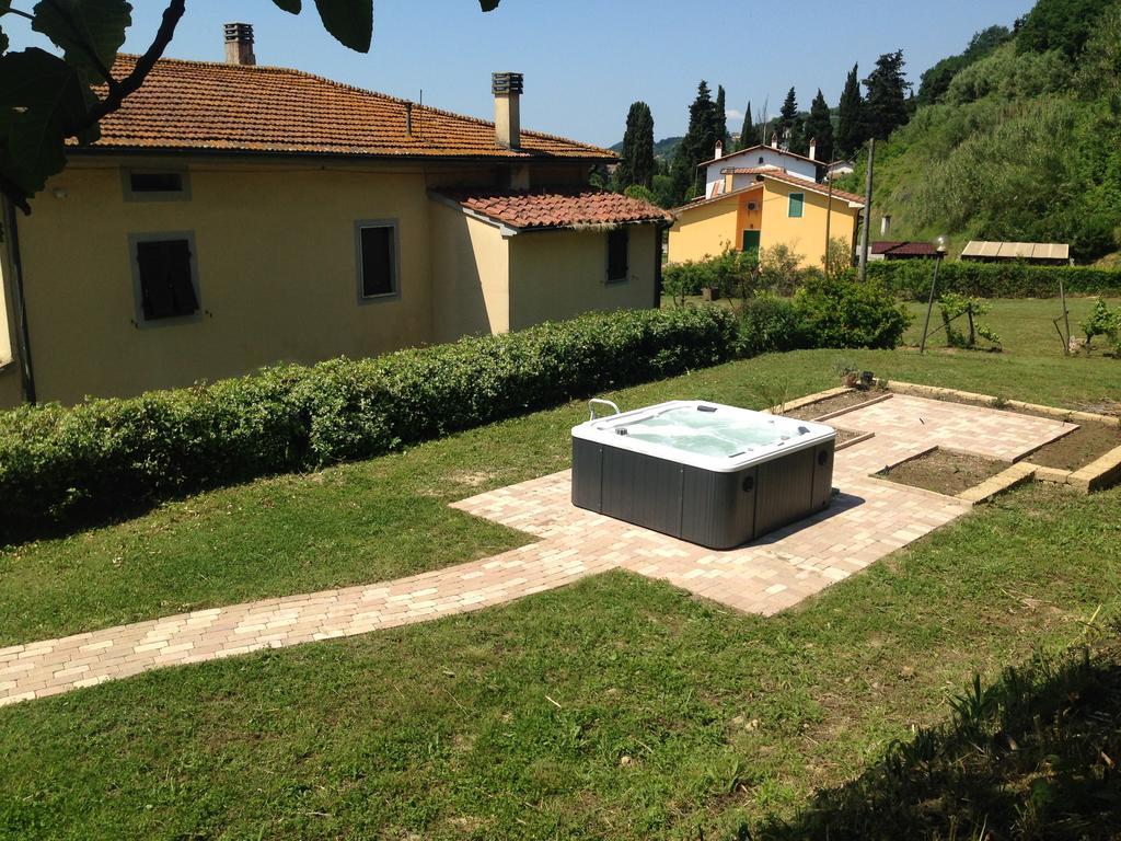 Podere Di Valli Santa Maria a Monte Exteriör bild