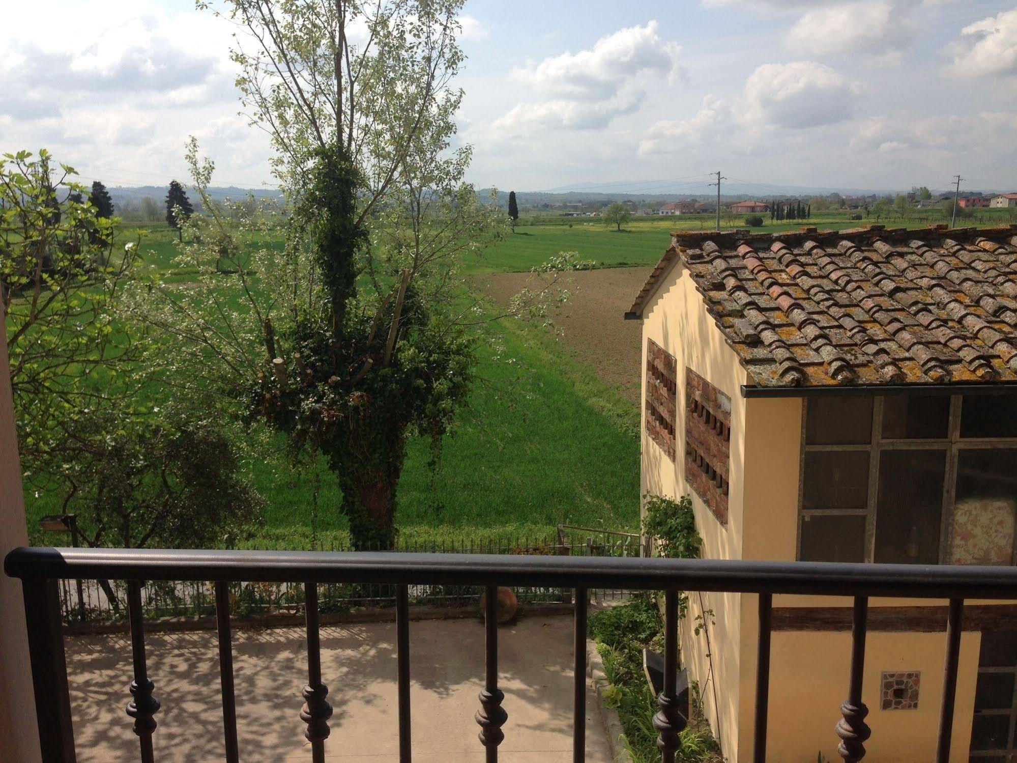 Podere Di Valli Santa Maria a Monte Exteriör bild